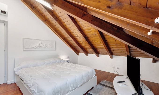 Gravellona Toce Apartment | Room 'Superior' with Shared Pool, Wi-Fi and Air Conditioning
