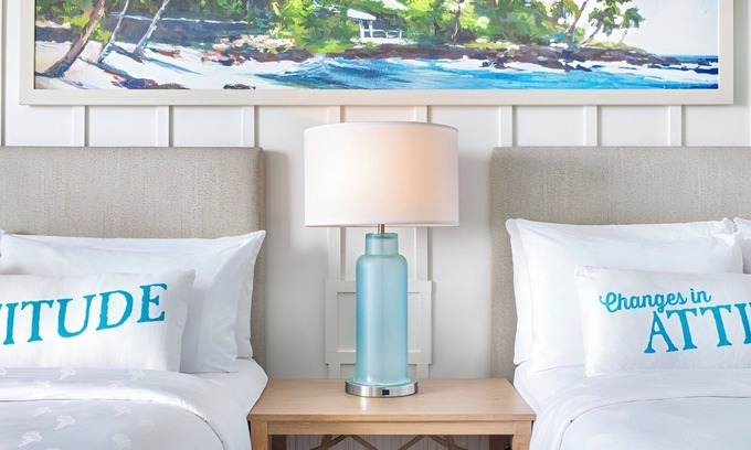 I-435 West KC-KS Hotel | Room w/Balcony Overlooking Pool – Your Tropical Escape Awaits
