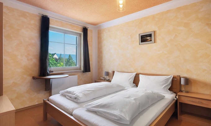 Breitenberg Apartment | Room 'Zimmer 5 - Familienzimmer' with Mountain View, Shared Terrace and Wi-Fi