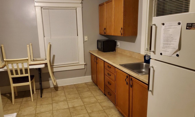 Pratt House | Rooms for rent! Traveling worker lodging!