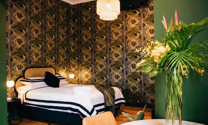 Leeton Apartment | Rooms of Renown - The Gilded Globe