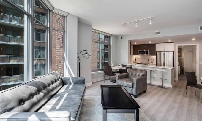 Woodmont Triangle Apartment | Roomy Woodmont Triangle 2BR nr Bethesda Station & Market