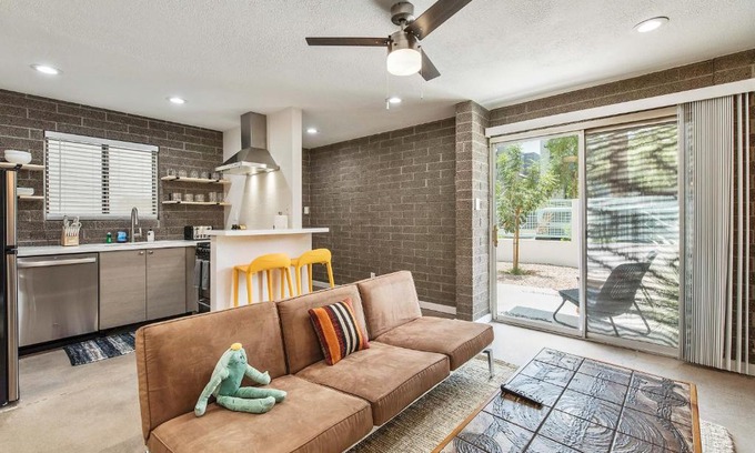 Evans Churchill Apartment | Roosevelt Row! 1 bedroom & pool!