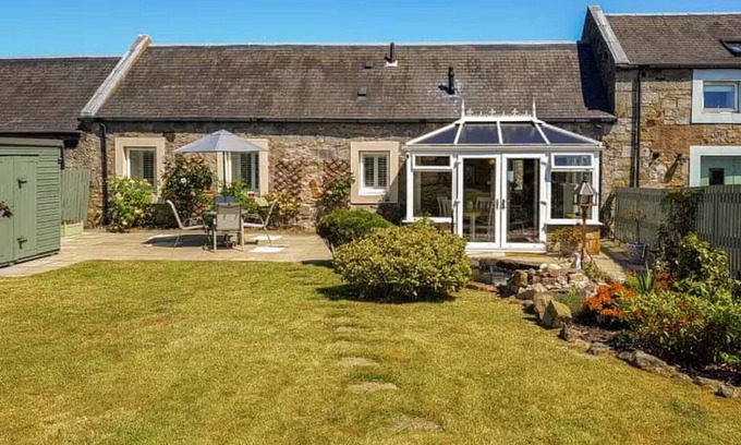 Rosyth House | Rose Cottage at The Steadings