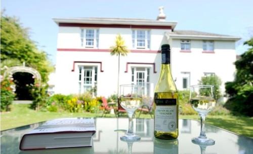 Babbacombe Apartment | Rose Court Holiday Apartments