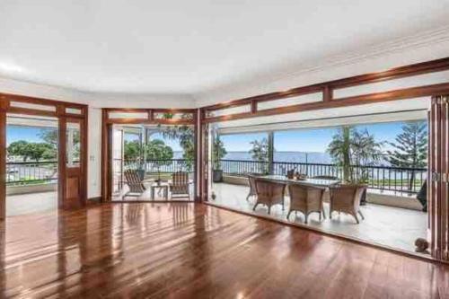 Manly Apartment | Rosebay water front 4 bd home