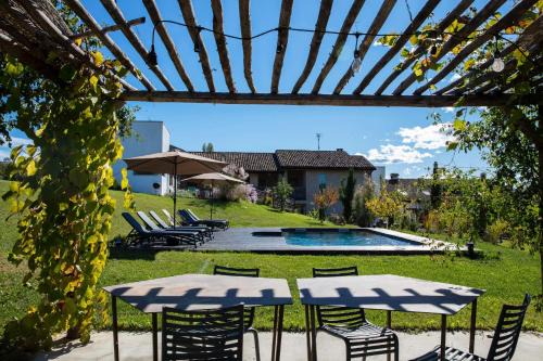 Novello Apartment | ROSTAGNI1834: VILLA WITH 2 APTS AND POOL IN THE BAROLO REGION
