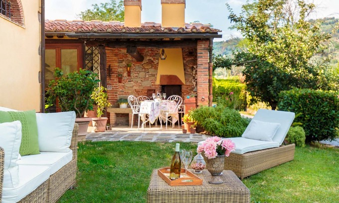 Uzzano Villa | ROSYABATE COTTAGE with Private Garden and views between Lucca and Pistoia