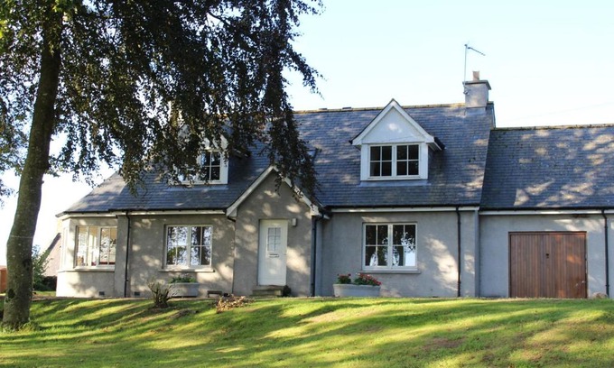 Huntly House | Roualeyn