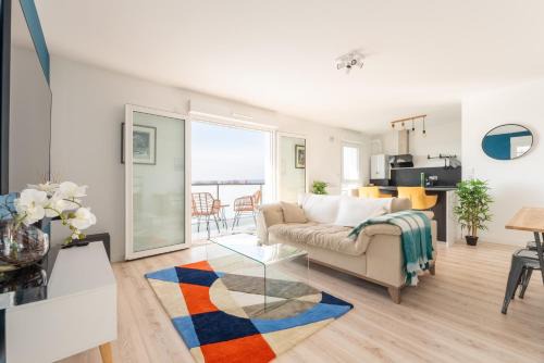 Quartier du Mont Gargan Apartment | Rouen, Vue sur la Seine #Tokyo