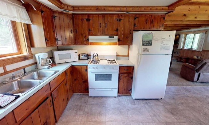 Sabinsville Cabin | Rough Cut Lodge - Pine Cabin