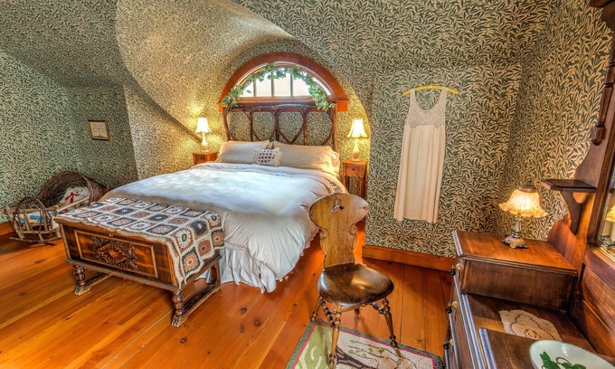 Red Wing Bed & Breakfast | Round Barn Farm B & B Event Center