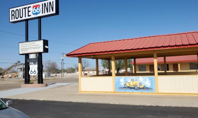 Shamrock Hotel | Route 66 Inn