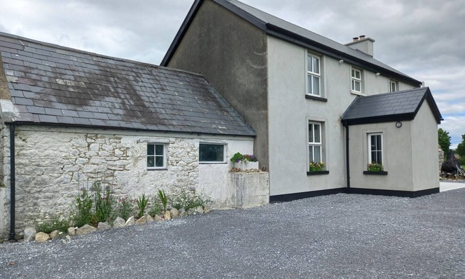 Farranfore Ski Chalet | Rowan House