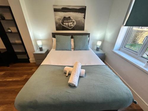 Derby House | Rowditch House Spacious 3 Bed Home from Home in Derby