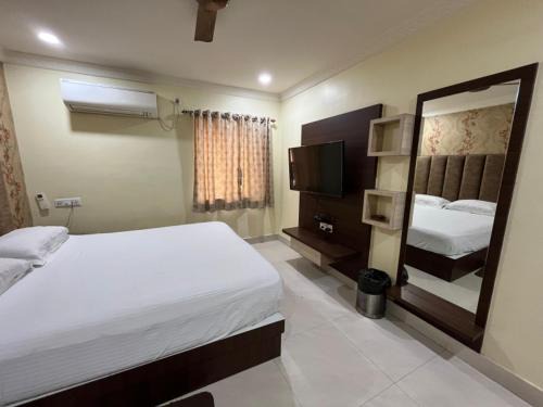Dharmatala Hotel | Roy and Roy Guest House