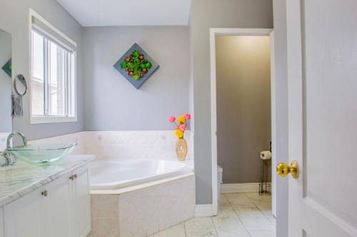 Brampton House | Royal Luxury Central Home with Gazebo By Toronto