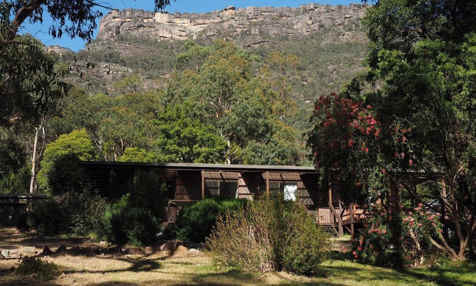 Halls Gap House | Royston Lodge - Dog-Friendly Halls Gap Getaway
