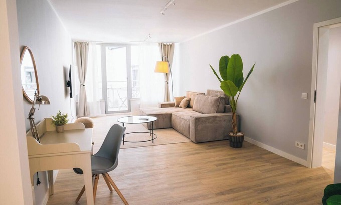 Giebichenstein Apartment | RR | Beautiful Apartment 80m² | Lift | WIFI