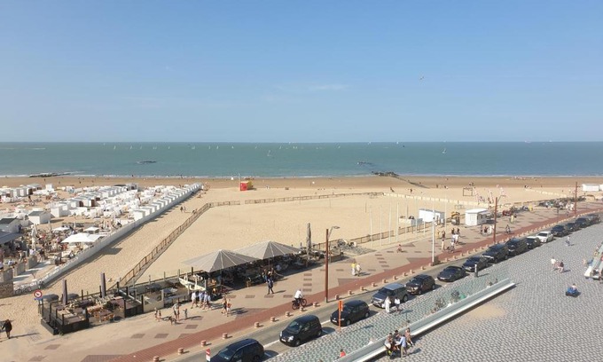 Knokke Apartment | Rubensplein 7p, 4 adults & 3 kids - free parking