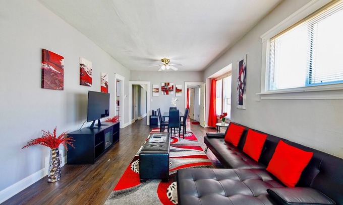 Cleveland House | Rubi Lounge: Cozy 2BR Lower Unit | Patio, Porch & Parking 8 Mins to Downtown