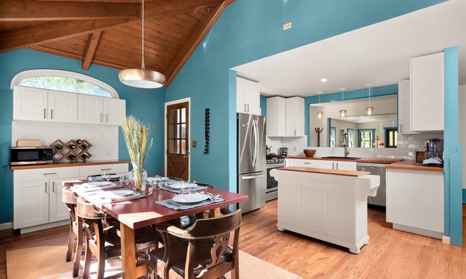 Redstone House | Ruby Of Redstone | Historic Paradise