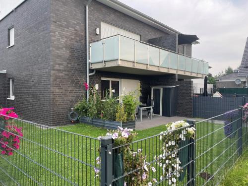 Oeding Apartment | Ruhig gelegene EG-Neubauwohnung mit Garten, Terrasse, Insektenschutz, Einbauküche für max 7 Personen