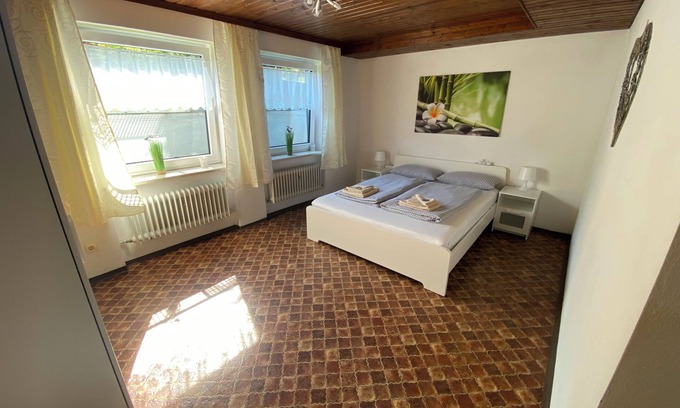 Fischach House | Ruhiges charmantes Ferienhaus mit 10 Schlafzimmern in Fischach/Heimberg