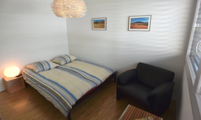 Wettingen Bed & Breakfast | Ruhiges Zimmer Nähe Zentrum und Busstation