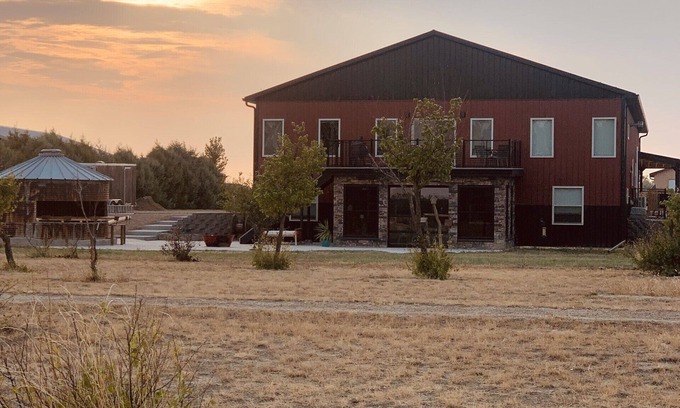 Nashua Apartment | Runaway Retreat