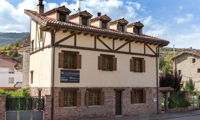 Fresneda de la Tiron Cottage | Rural house "Casa Fresneda",rustic lodging with calm and charm