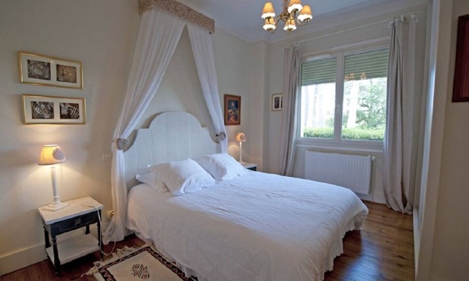 Verteuil-dAgenais House | Rural country retreat with private heated pool and driving range!