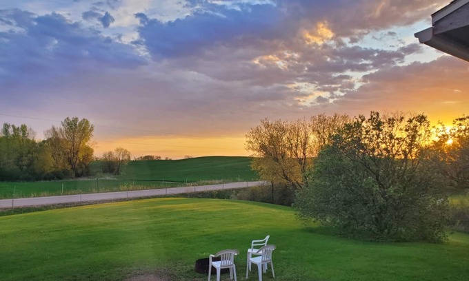 Cecil House | Rural country home only 0.5 miles to the lake. Private, beautiful sunsets!