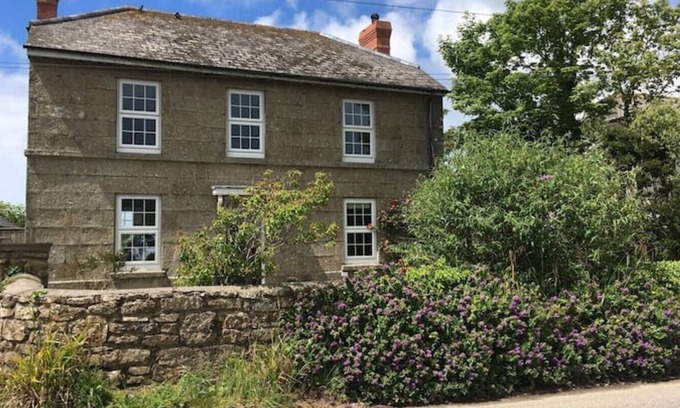 St. Buryan House | Rural Georgian detached house, close to coast and local beaches