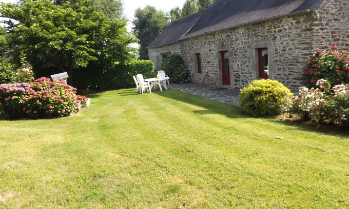 Pont-de-Buis-les-Quimerch Cottage | RURAL HOLIDAY RENTAL IN PRESS CROZON ISLAND