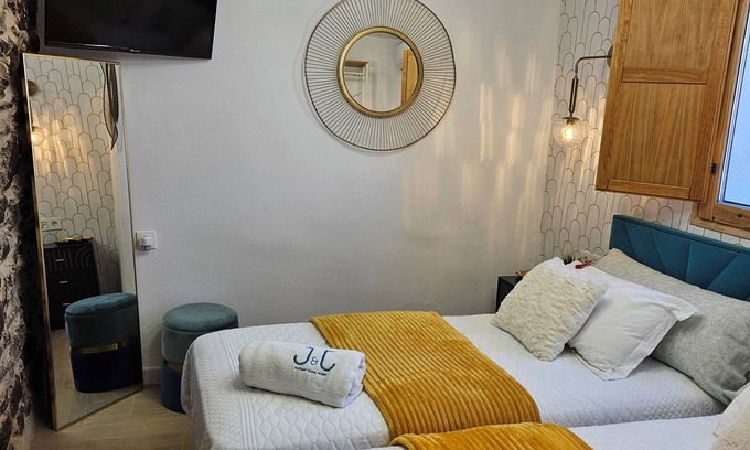 Montanchez Cottage | Rural House El Edén with Swimming Pool and Hydromassage Shower in Barrio Judío de Montánchez