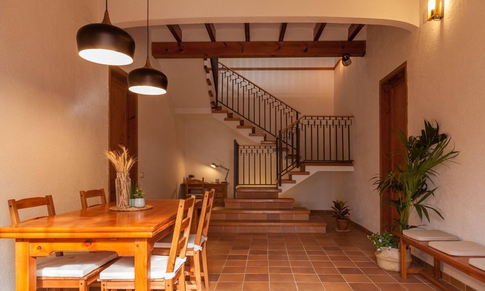Vilobi Del Penedes Cottage | RURAL HOUSE CAL JOLI WITH GARDEN AND POOL