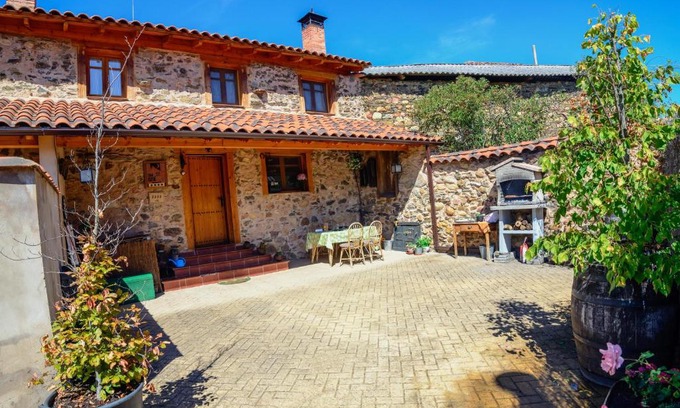Benllera House | Rural house in the mountain of Leon