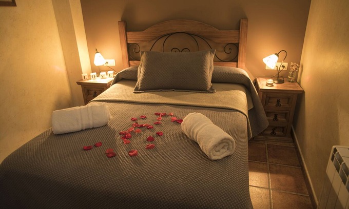 Torres Torres Cottage | Rural house with jacuzzi , special for couples