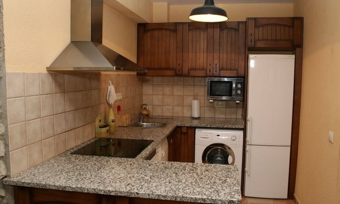 Capmany Villa | Rural house with pool and jacuzzi (Can Llobet - Canigó)