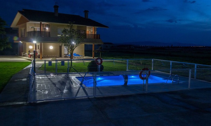 Valtierra Villa | RURAL HOUSE WITH PRIVATE SWIMMING POOL OASIS DE BARDENAS - NAVARRA - SPAIN