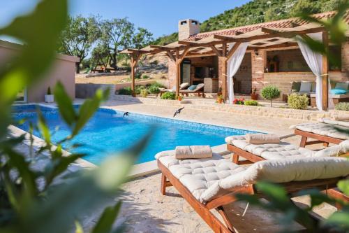 Stankovci Villa | Rural Villa Adriart with heated pool and sauna
