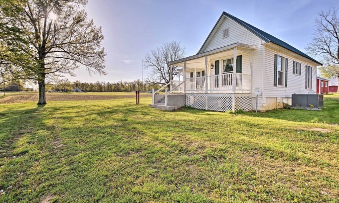 Metropolis House | 'Rush Farmhouse' - 5 Mi to Shawnee National Forest