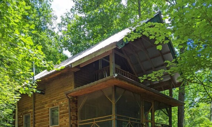 Taswell House | Rustic and Secluded Hansel & Gretal Cabin on 86 Ac