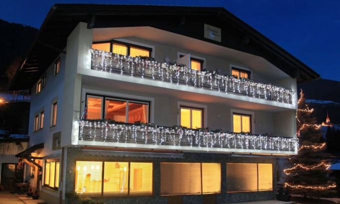 Abfaltersbach Apartment | Rustic apartment in the Dolomites