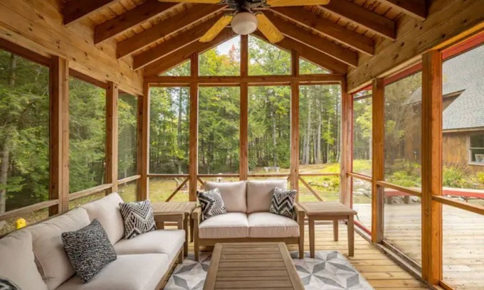 Elkins House | Rustic Big Red Cottage near Sunapee