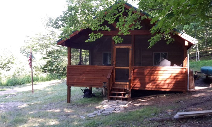 Paw Paw Cabin | Rustic Cabin on Cacapon River for Private Getaway