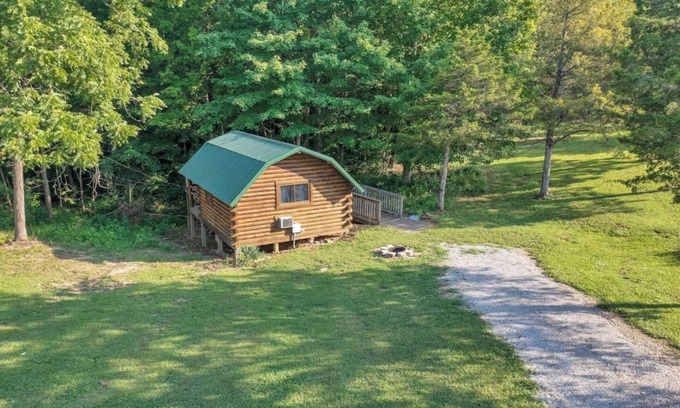 Bloomington Cabin | Rustic Cabin with Pool Access