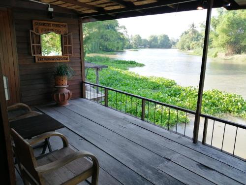 Doem Bang Ski Chalet | Rustic​ Charm​ Suphan​