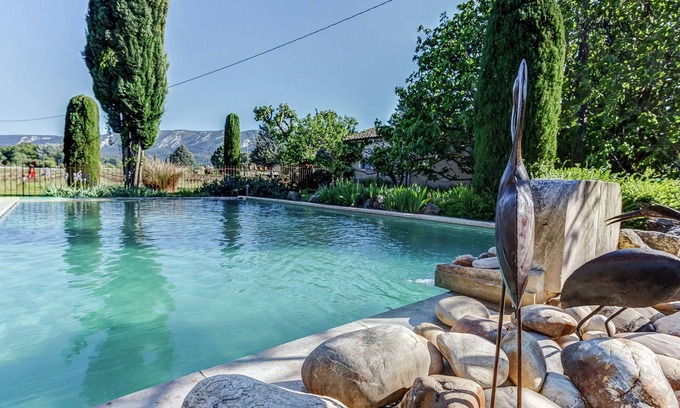 Oppede Cottage | Rustic Cottage in Oppede with Shared Pool